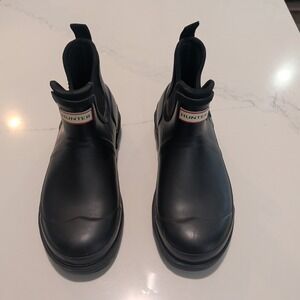 Boots Hunter Size 7 (Woman's 10) Black Chugga Ankle Boots